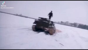 ГТТ и МТЛБ уперлись в яму и перемесили ее!!!!