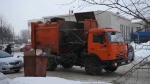 Мусоровоз МКМ-44108 (МК-4454-04) на шасси КамАЗ-43255-A3 (Н 310 УА 22). / KAMAZ garbage truck.