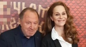 75-летний Владимир Стеклов вывел в свет двух дочек