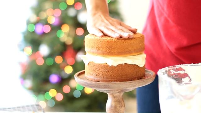 Новогодний торт "Зимняя Сказка" с сырным кремом и лесными ягодами. Простой рецепт! смотреть онлайн