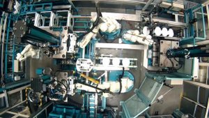 Робjты Kawasaki трудятся на фабрике по производству бытовой техники Bosch