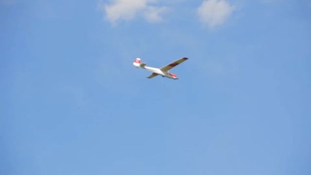 Затяжки планера с помощью буксировщика PRESTO с бензиновым двигателем | Kaiser ka 7 Soaring | смотреть онлайн