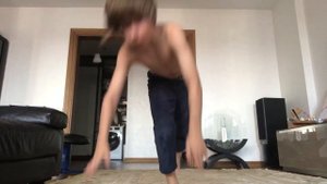 Как научится ходить на руках!?