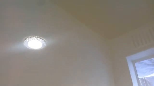 Натяжной потолок .как светятся светильники смотреть онлайн