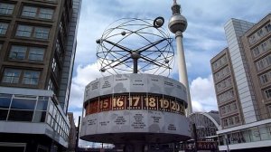 Weltzeituhr am Alexanderplatz in Berlin - Time Is Now
