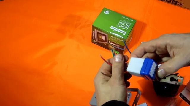 Автоматическое освещение - обзор прожектора и фото реле или Видеонаблюдение в Омске. смотреть онлайн