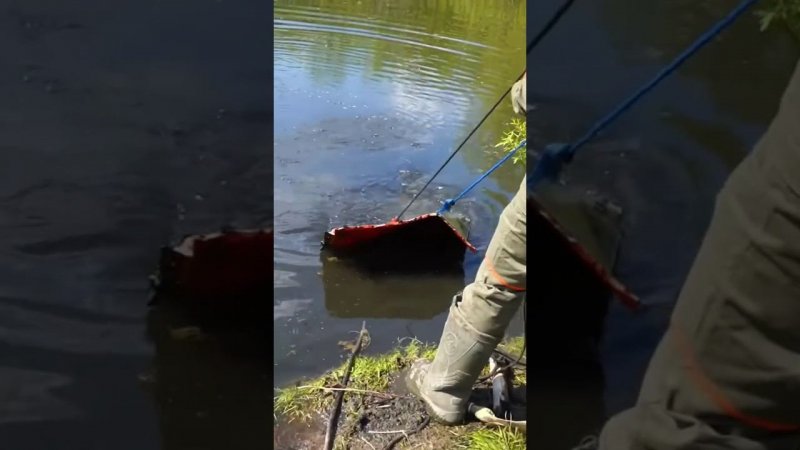 Нашли ЗАТОПЛЕННУЮ ФЕРРАРИ под водой во время магнитной рыбалки!