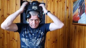 Mexican style boxing helmets Review-Обзор боксерских шлемов со щеками в мексиканском стиле.
