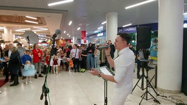 Ансамбль ВЯТКА БЕНД в ТЦ МАКСИ г.Киров смотреть онлайн