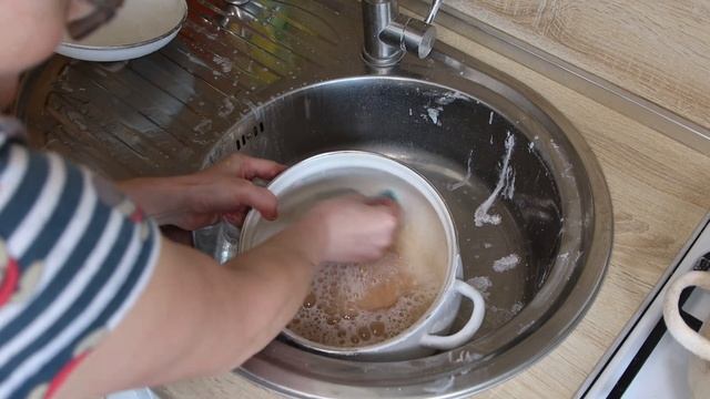 СУПЕРОЧИСТИТЕЛЬ! Как очистить Кастрюлю, Посуду от НАГАРА и ЖЕЛТИЗНЫ. Теперь дно сковородок КАК НОВО