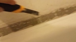 Как не надо клеить бордюрную ленту на ванну.