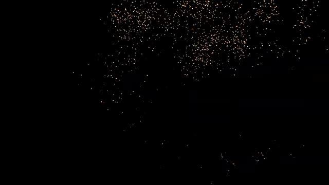 Батарея салютов Венецианский карнавал (с фонтаном) 19 залпов, калибр 1,2" EC118 смотреть онлайн