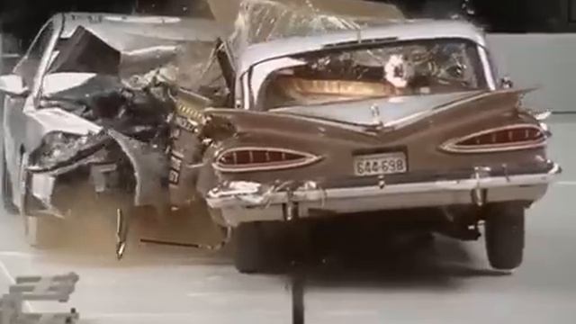1959 Chevrolet Bel Air vs. 2009 Chevrolet Malibu crash test. смотреть онлайн