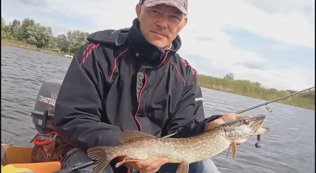 ДЖИГ против МИКРОДЖИГА. Ловим щуку и окуней! смотреть онлайн