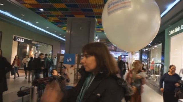 Добрые Руки, флешмоб в ТЦ "Горизонт" смотреть онлайн