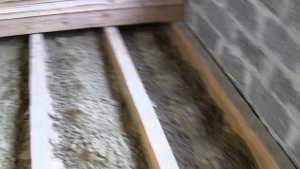 Дом из арболита. Звукоизоляция межэтажного перекрытия песком.