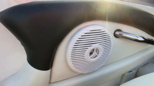 Обзор катера Larson 180.