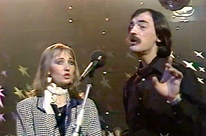 А ведь было время, Боярский пел со своей женой, помните их Я ЗАБУДУ О ТЕБЕ ? или ?