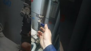 Как правильно закачивать воду в комбинированный котёл отопления. В пассажирском вагоне.
