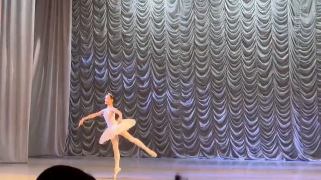 Вариация Весталка . Румынская Александра 4 год обучения смотреть онлайн