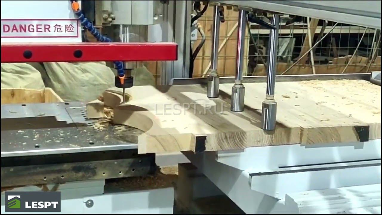 Фрезерные станки с ЧПУ для криволинейного раскроя