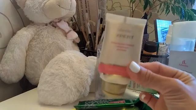 То что закончилось в апреле) пустые банки на выброс)) смотреть онлайн