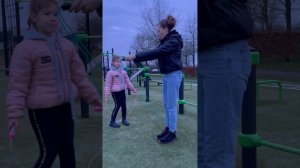 Легко и быстро научить ребенка прыгать на скакалке можно. Учимся прыгать