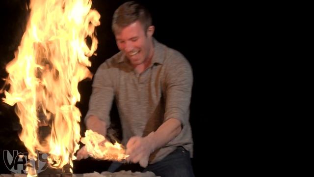 Playing With Fire: Flaming Giant Jenga смотреть онлайн