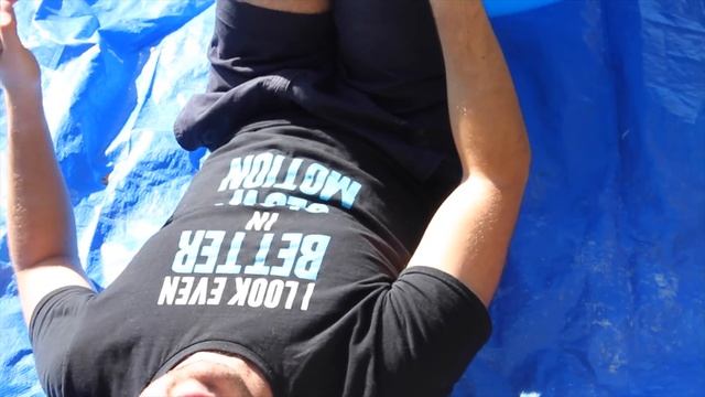 Inside a 6ft Air Balloon - 4K - The Slow Mo Guys смотреть онлайн