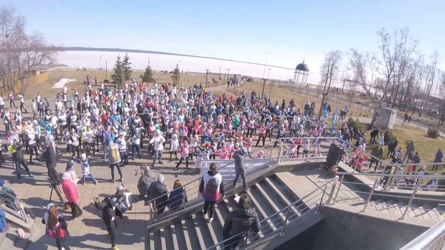 Космоутро-2019. Разминка в стиле афро-дэнс смотреть онлайн