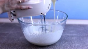 Торт вишня. Рецепт торта из: бисквит, мусс, компоте, кремю. Украшаем торт велюром, шоколадный декор