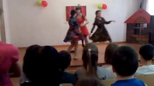 Танец красками разными