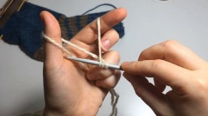 Эластичный набор петель . Вязание спицами.