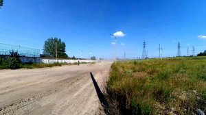 по прямой извилистой дороге