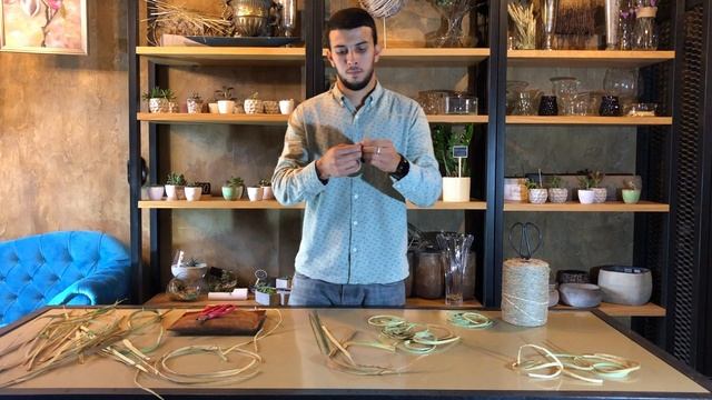 Каркас для коммерческого букета из рогоза.