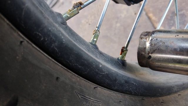 Обработка спиц мотоцикла Лонкин LX200 смотреть онлайн