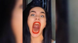 Мне срочно нужна эта женщина.mp4