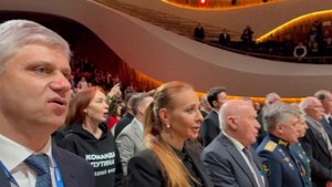 Команда Президента. Шаман исполнил гимн РФ в Зарядье.