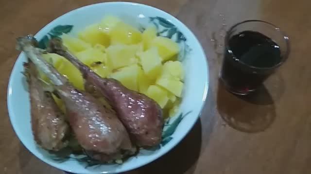 Мед-вишняк, старинный рецепт слабоалкогольного напитка из меда .mp4