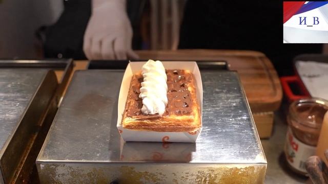 Вафли с Клубникой и Сливками смотреть онлайн