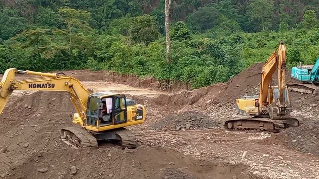 hyundai 220 komatshu200kobelco200