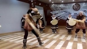 Танец с бубнами