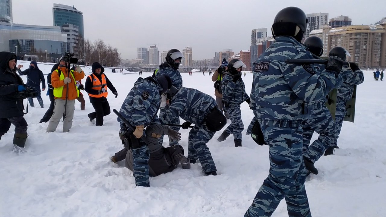 Митинг посадили