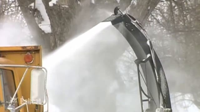 Как работает BOBCAT - роторный снегометатель смотреть онлайн