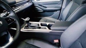 Сколько стоят автомобили GEELY в Китае? Заказать машину из Китая. Китайский автосалон ДЖИЛИ.