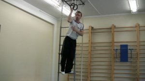 Махи на гимнастических кольцах