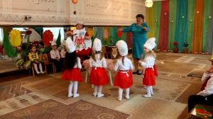 Танец девочек Поварят "КАША" (младшая группа)