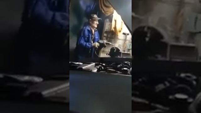 Будни гаража Петрович в главной роли