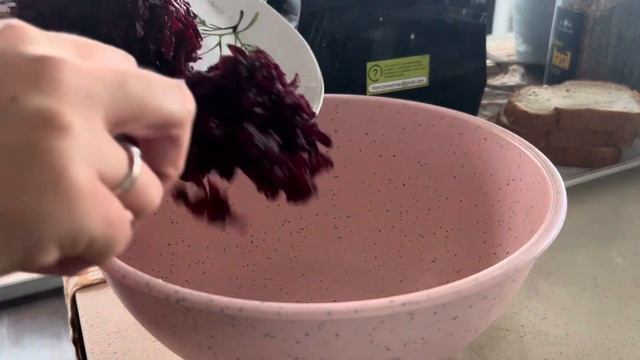 Салат «Свекла с чесноком» / Beetroot and Garlic Salad recipe