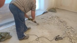 Демонтаж старой стяжки.